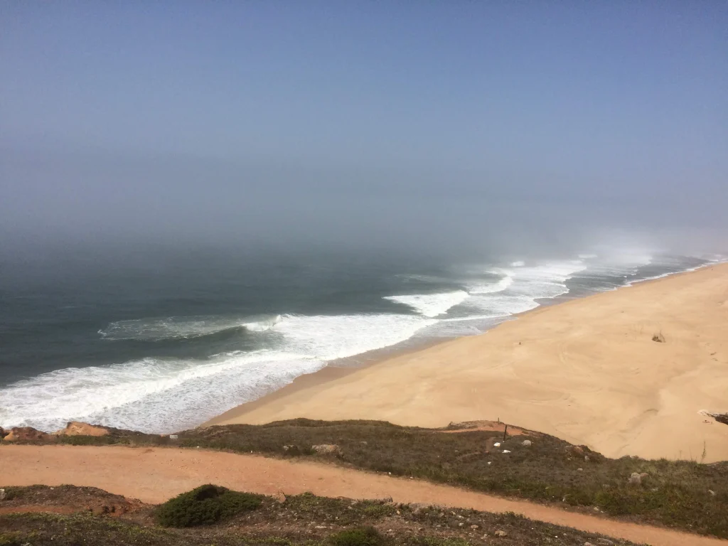 heftige branding nazare