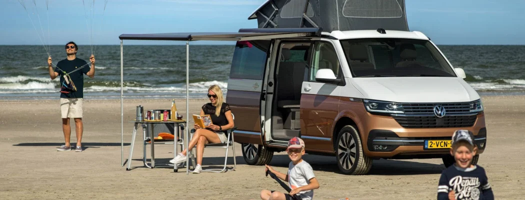 california 6.1 op het strand